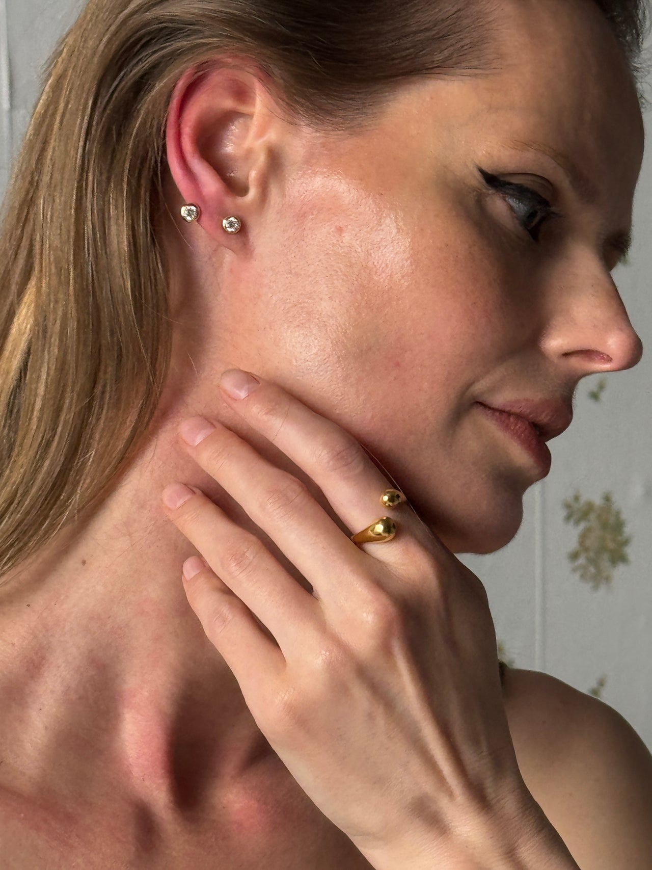 Halo Open Twisted Ring in Gold
